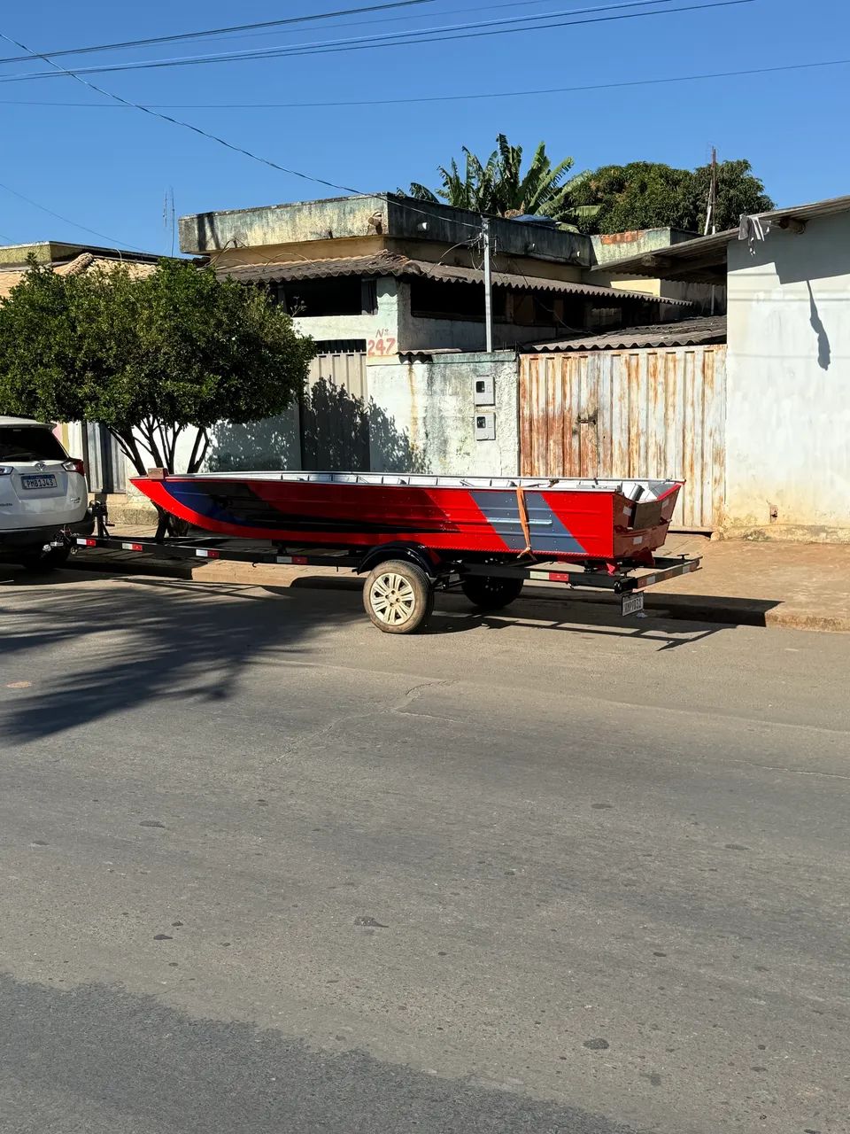 Vendo barco  de 5 metros motor de 15 HP Suzuki e carretinha - Foto 2