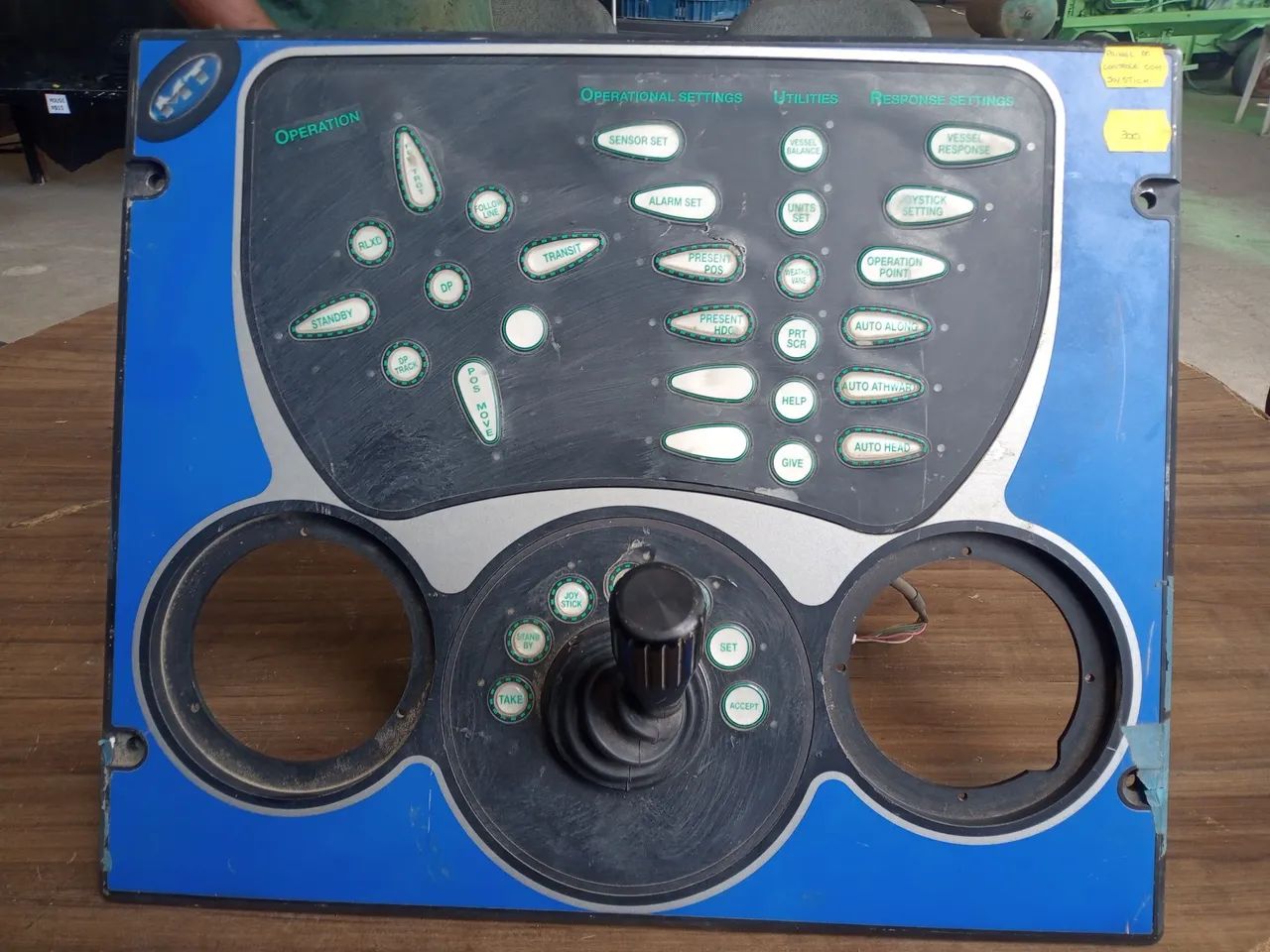 Painel de controle com joystick 