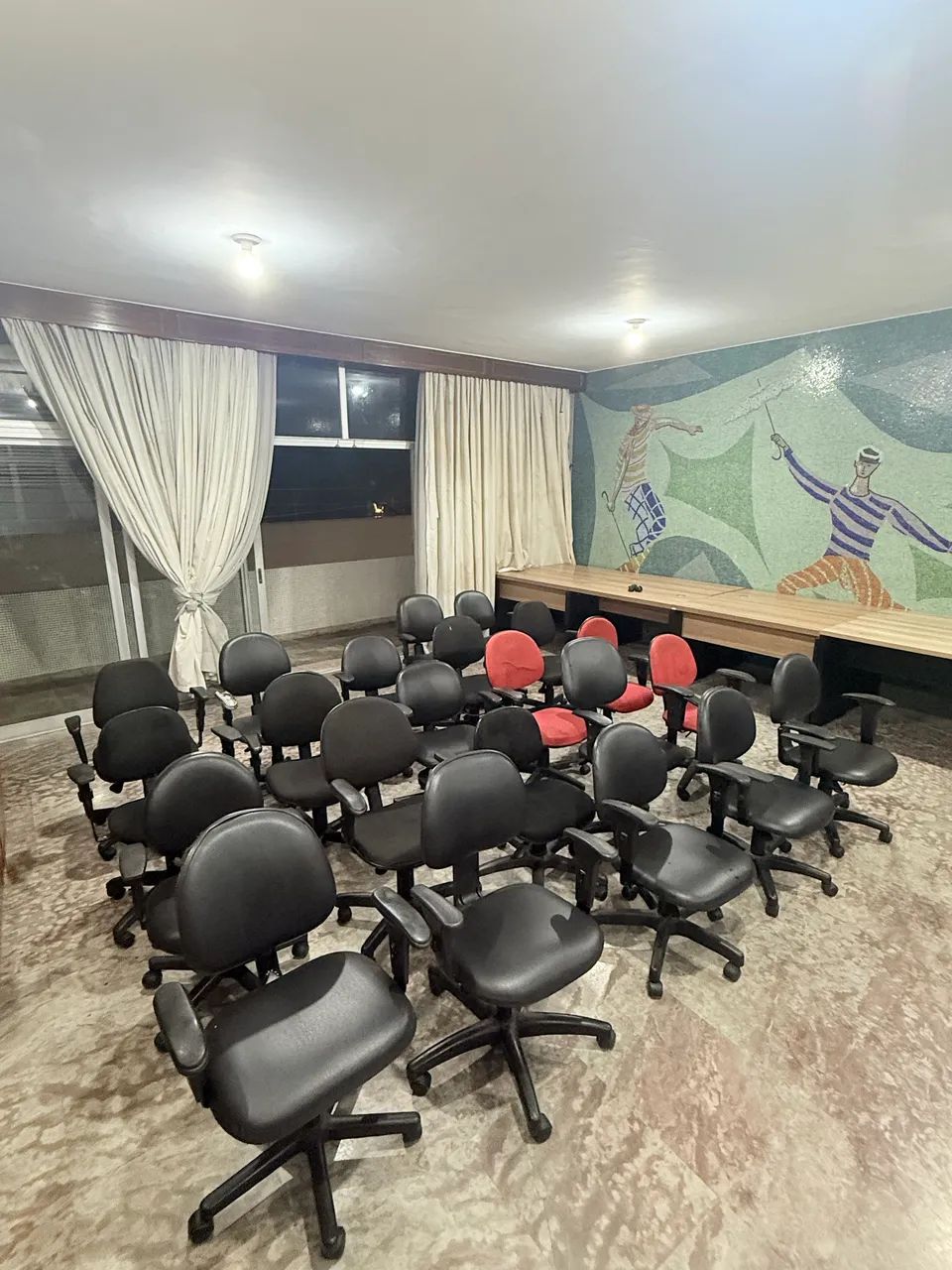 Cadeiras de Escritório Giratórias com Braço - Corporativas - Lote Disponível 