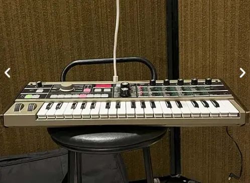 Sintetizador e vocoder Korg microKORG MK-1