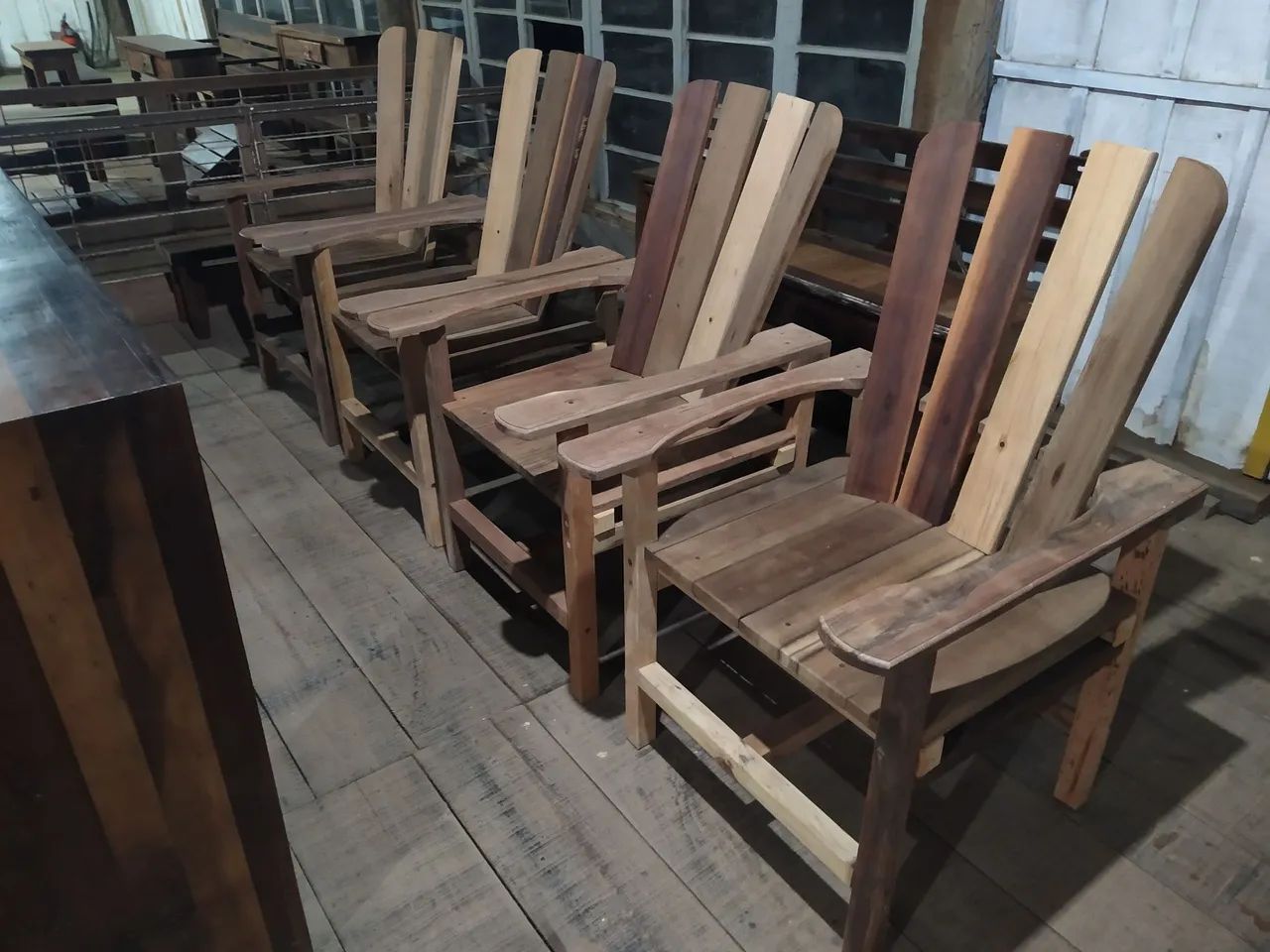 Poltronas de madeira