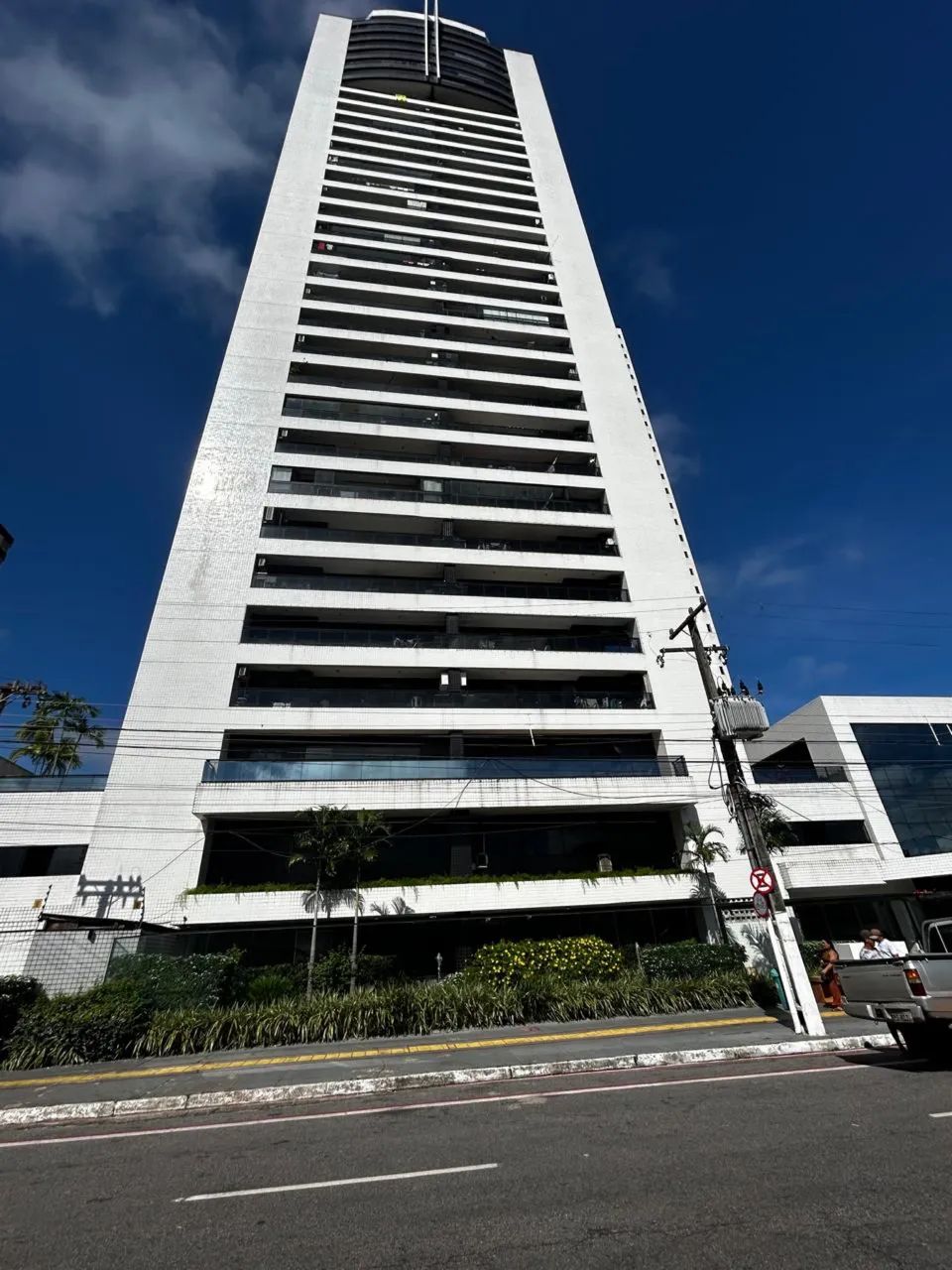 Vende-se cobertura Edf. Rio Mendonça ?