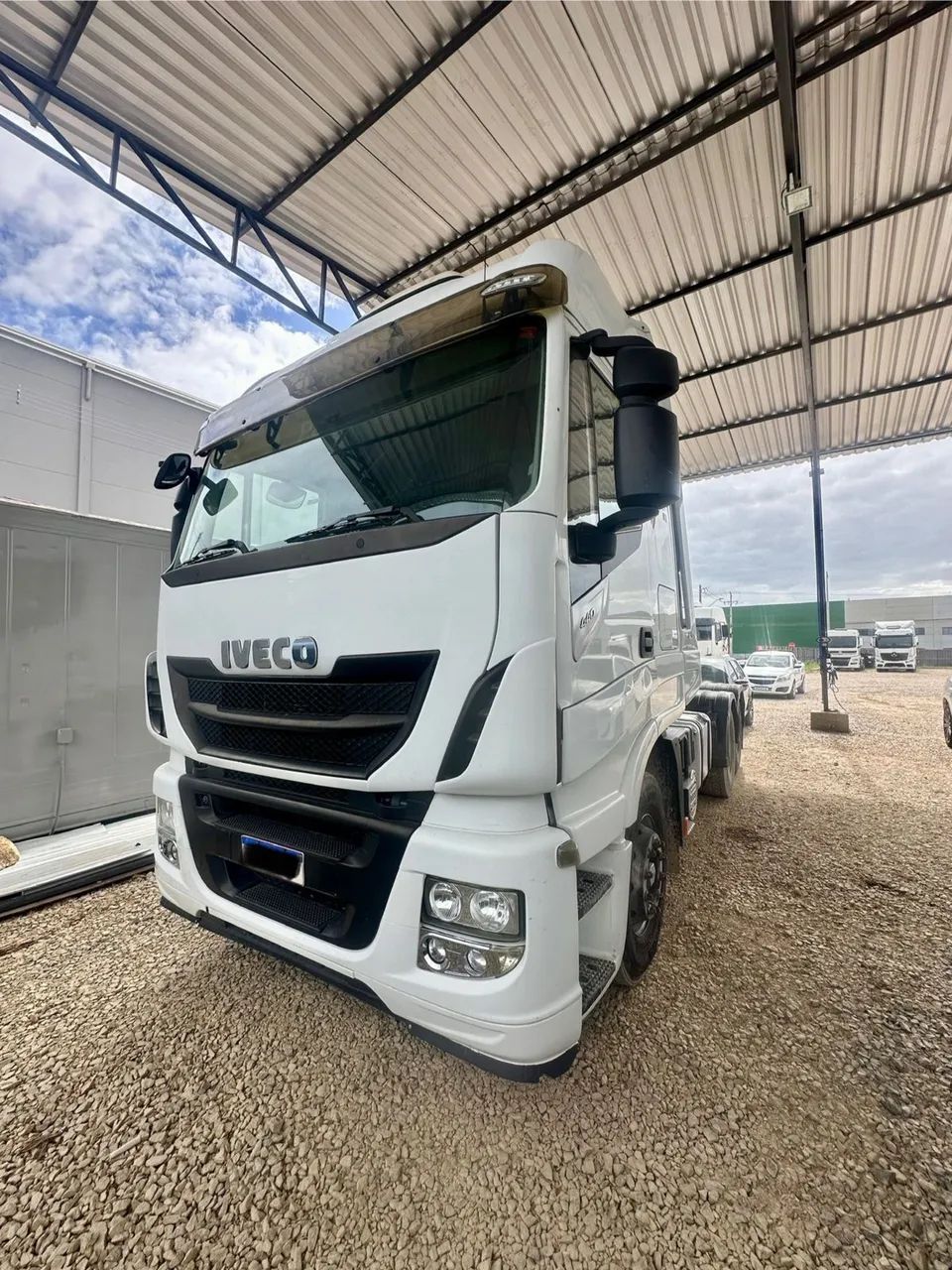 Iveco Hi Way 440 6x2 Abaixo da Fipe 