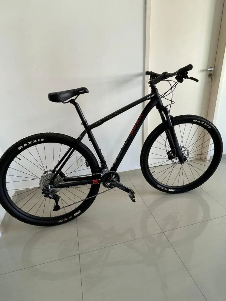 Bicicleta CALOI BLACKBURN 29