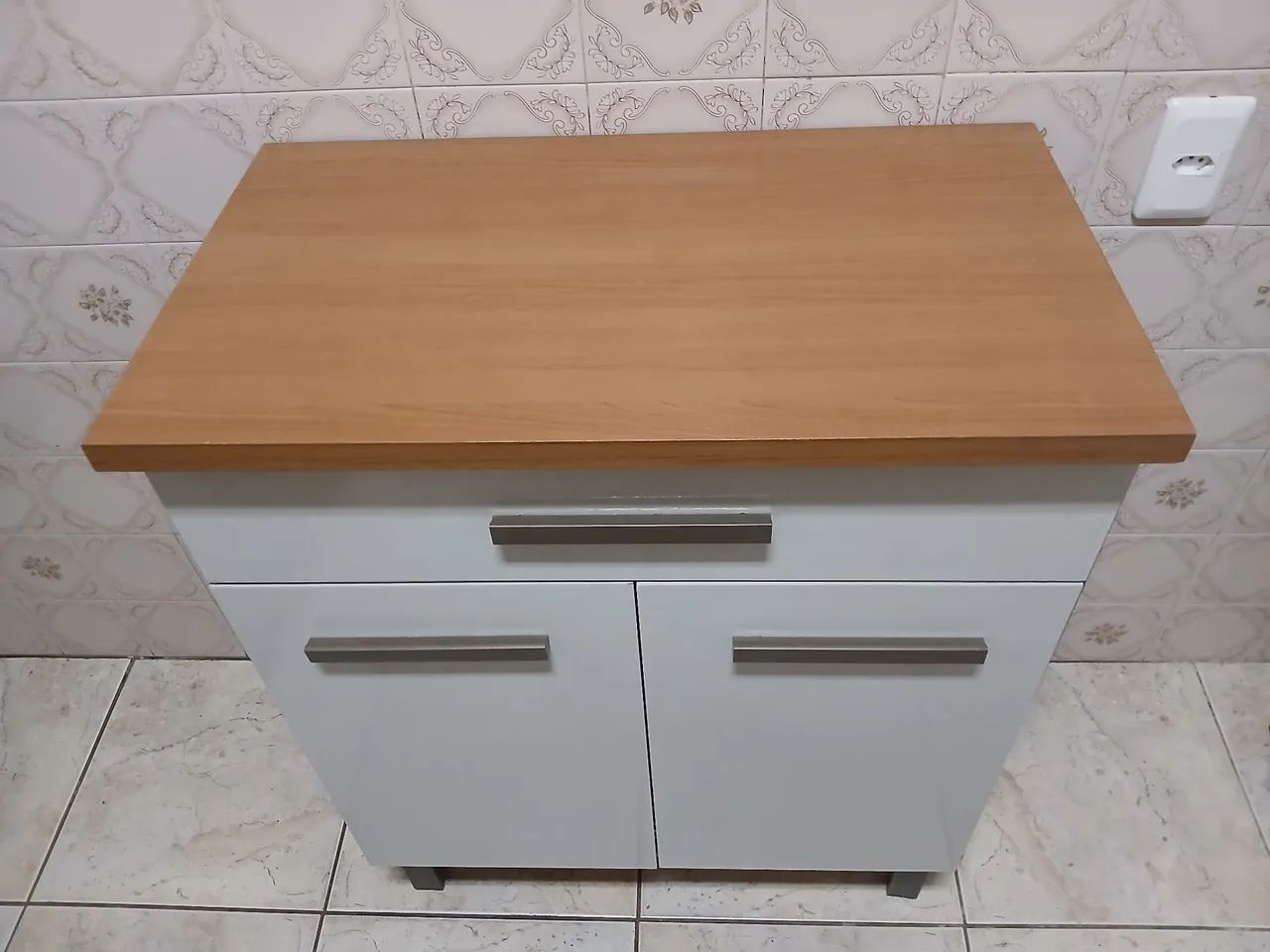 ARMÁRIO DE COZINHA