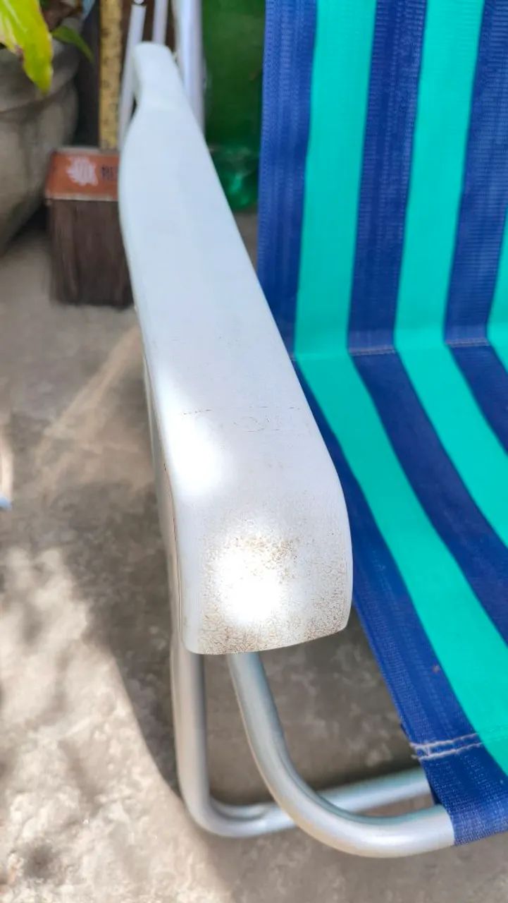 Cadeira de praia bem usada - Foto 3