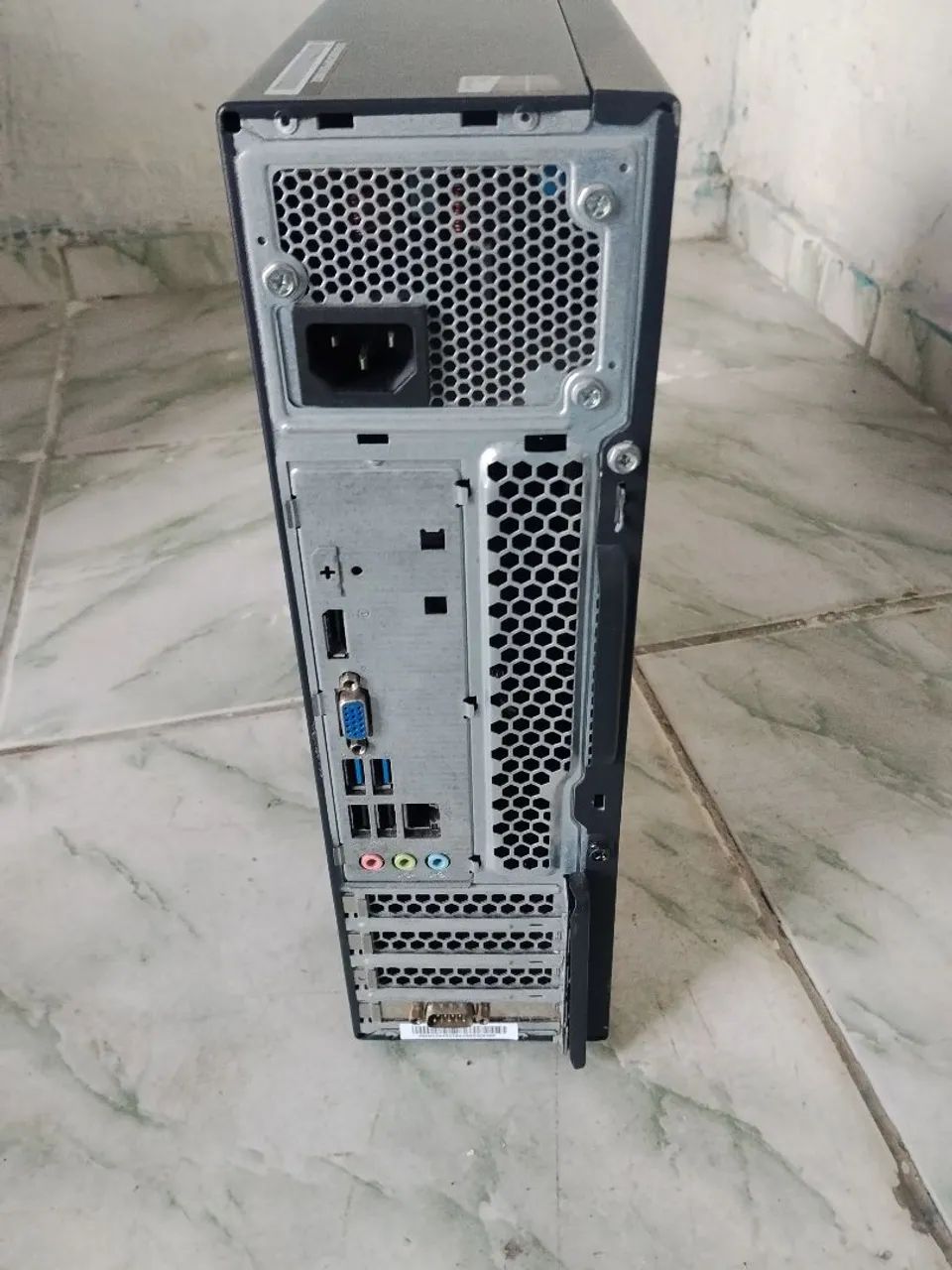 Gabinete Lenovo slim  - Foto 2