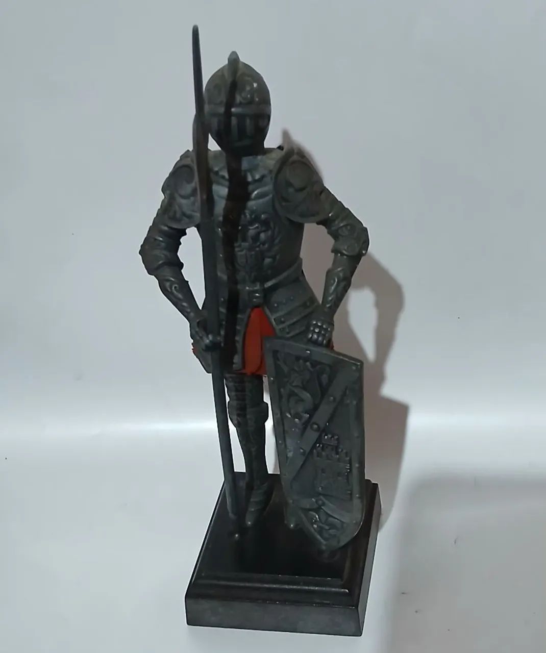 Cavaleiro medieval 28 cm - Contém avarias - Foto 5