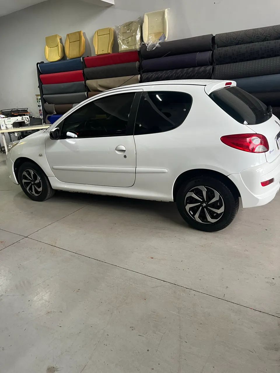 Peugeot 207 XR 1.4 FLEX 8V 3P 2012