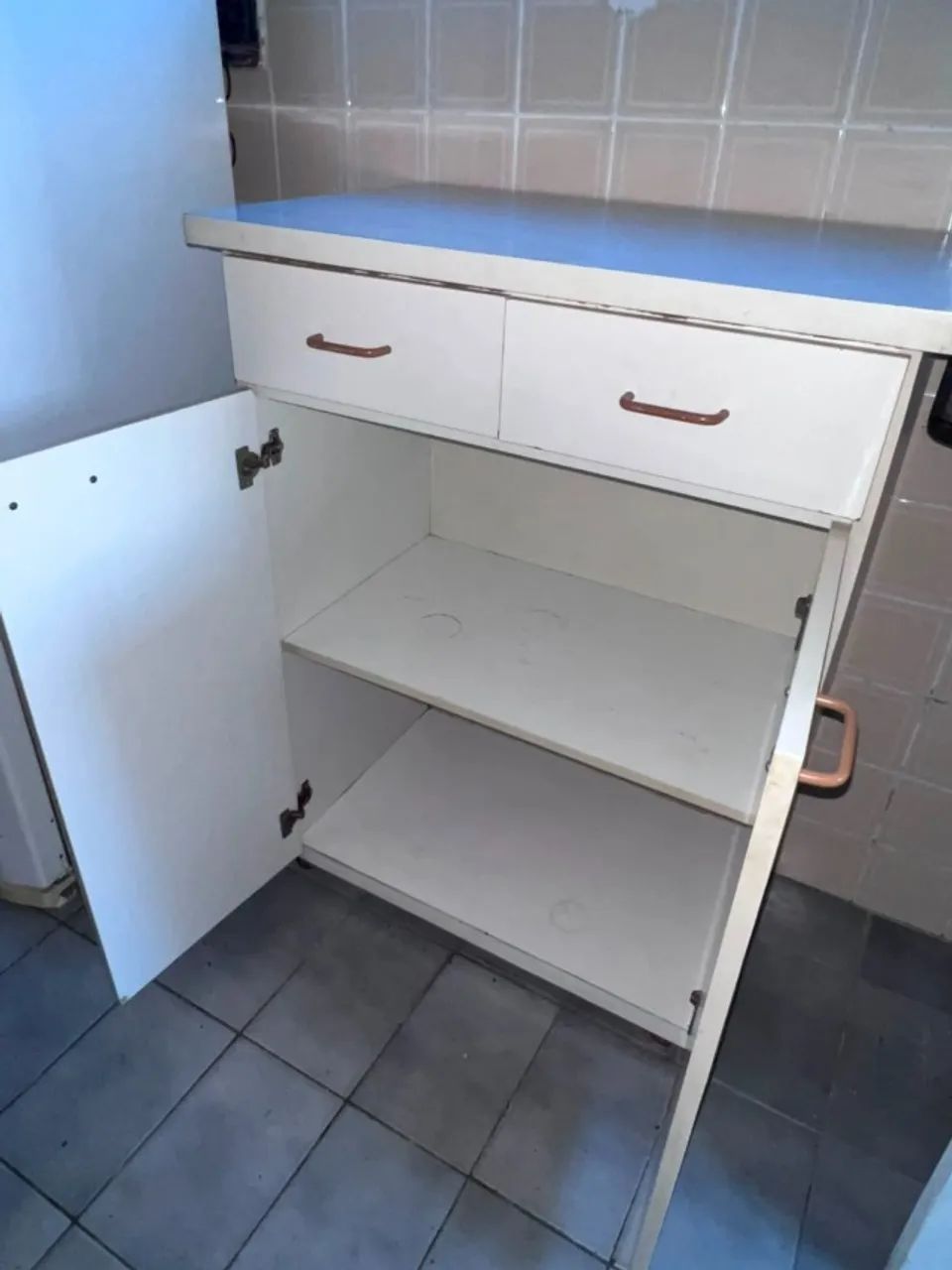 Armário 2 Portas e 2 Gavetas (com rodinhas) - Usado - Foto 5