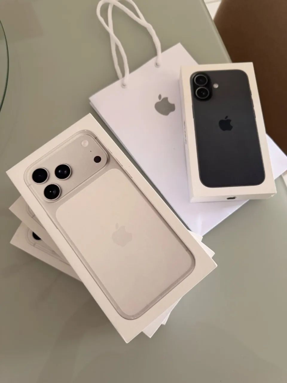 Celular iPhone lacrado 256 e 512 gigas,a partir de R$7.300,00