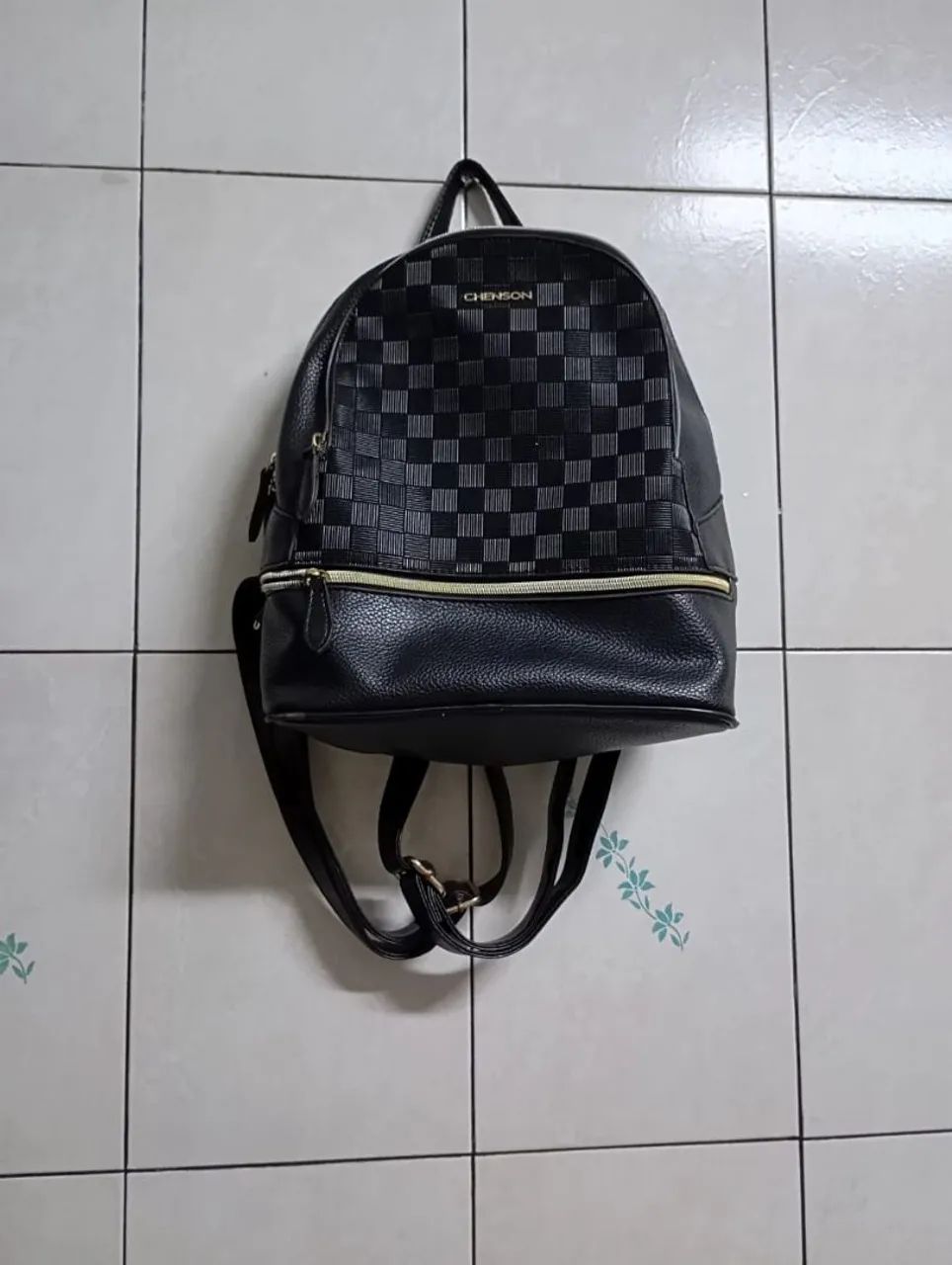 Mochila feminina Chenson preta