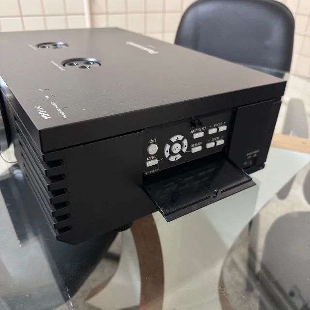 Projetor Panasonic PT-AE4000 - Foto 4