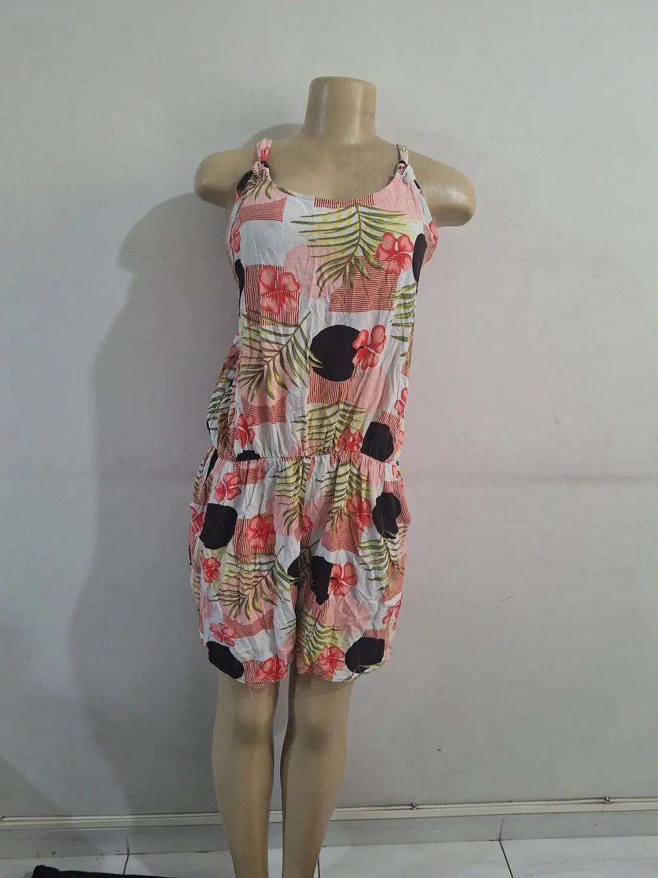 Macacão curto feminino 