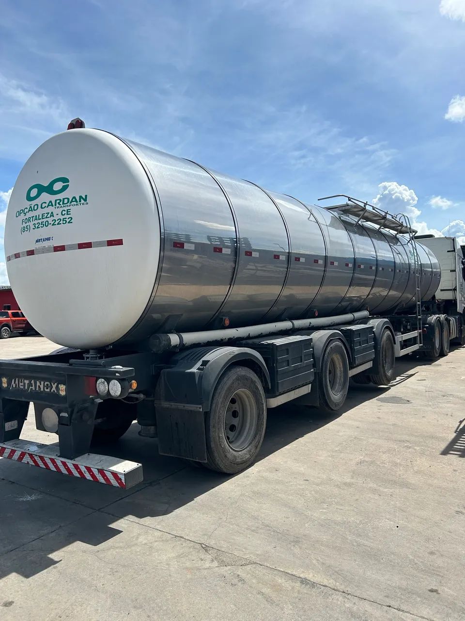 Carreta tanque térmico para alimentos 