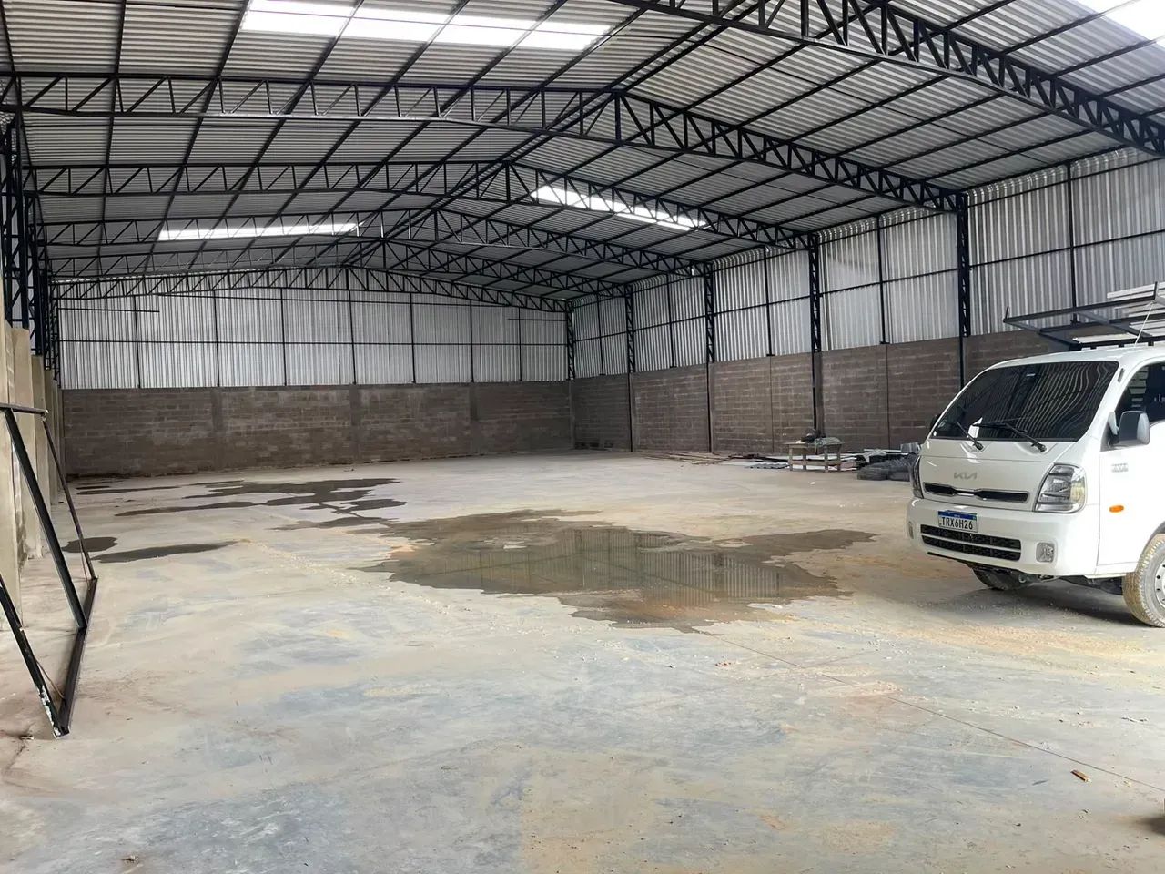 ALUGO GALPÃO COM 700 M2 E PÁTIO NOVO 700 M2 - Foto 4