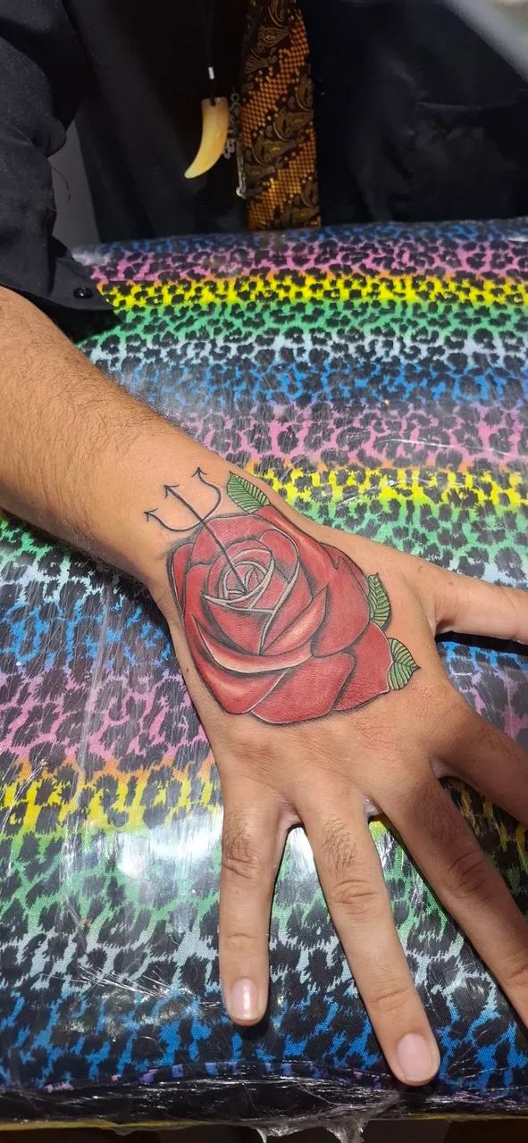 Aplicações de piercings e tatuagens em geral!!! - Foto 6