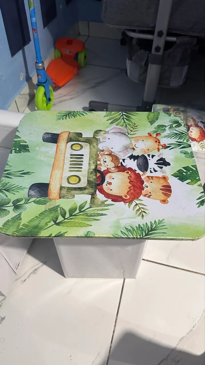 Mesa Cadeira e Puff de bebê 