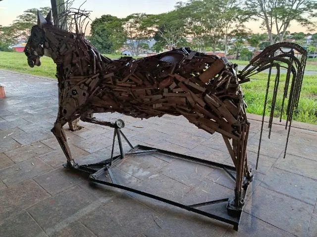 Cavalo escultura - Foto 3