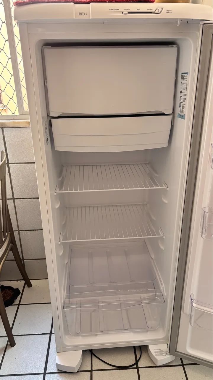 Geladeira Electrolux RE31 - Foto 4