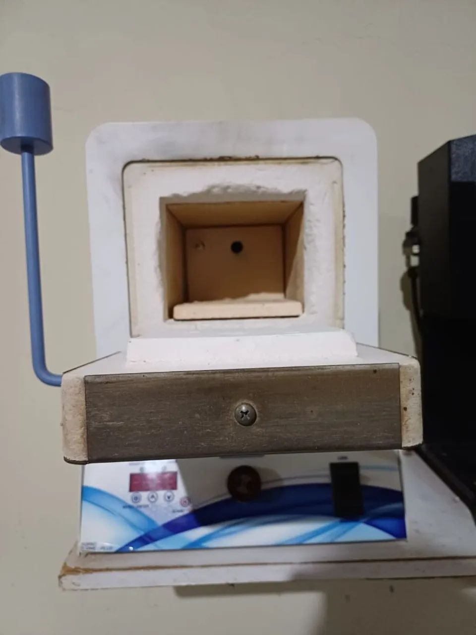 Equipamentos para laboratório de próteses dentárias 