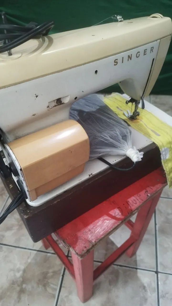 Vendo máquina Singer Zigzag  - Foto 5