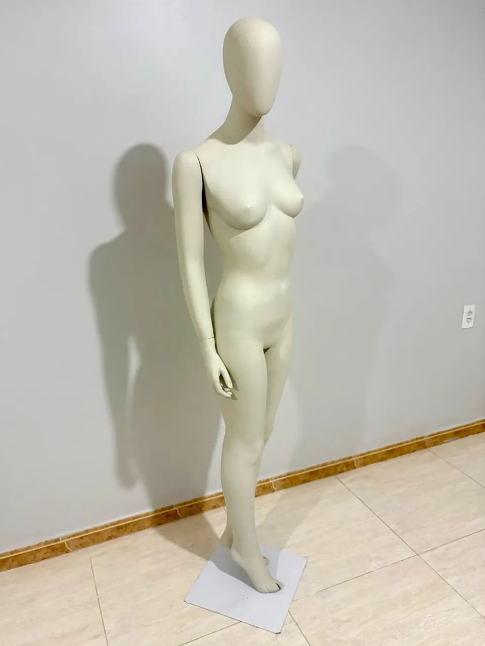 Manequim Feminina  - Foto 2