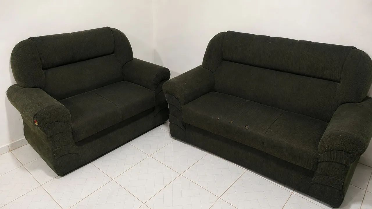 Dois sofá de 3 e 2 lugares