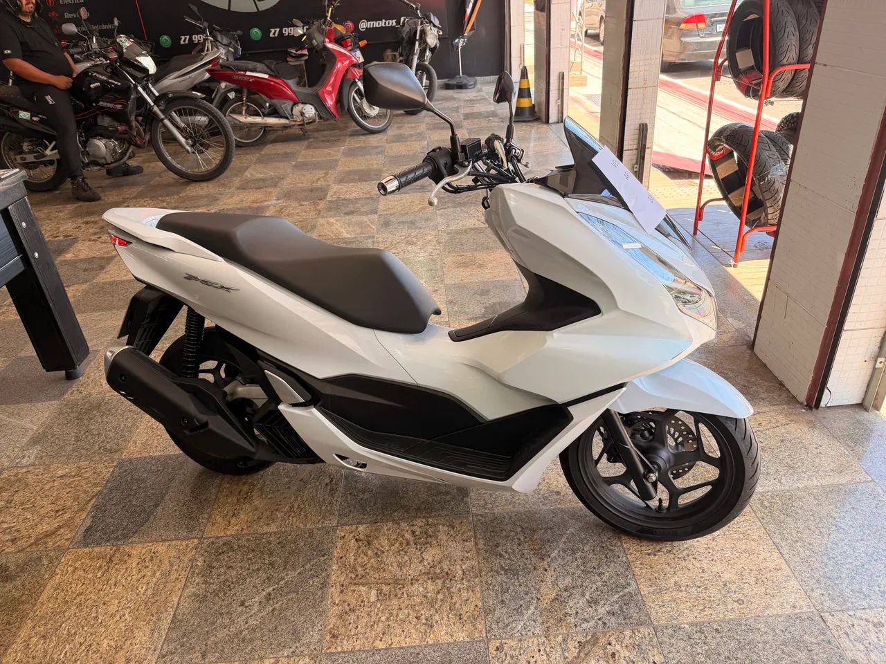 Vendo PCX pouco rodada e nova  - Foto 2