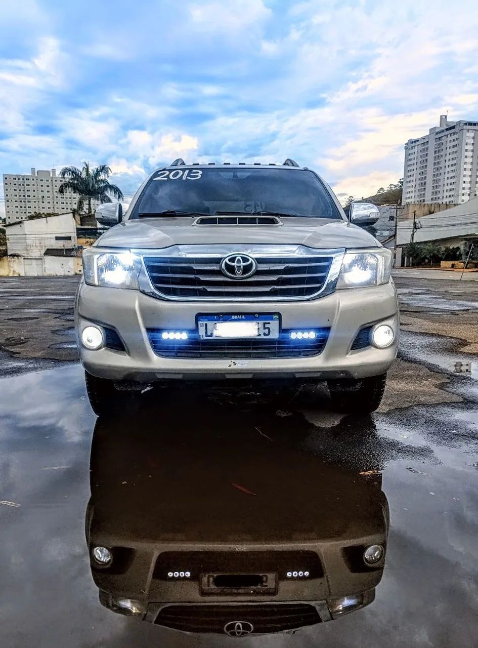 Toyota Hilux CD SRV D4-D 4X4 3.0 TDI DIES 2013