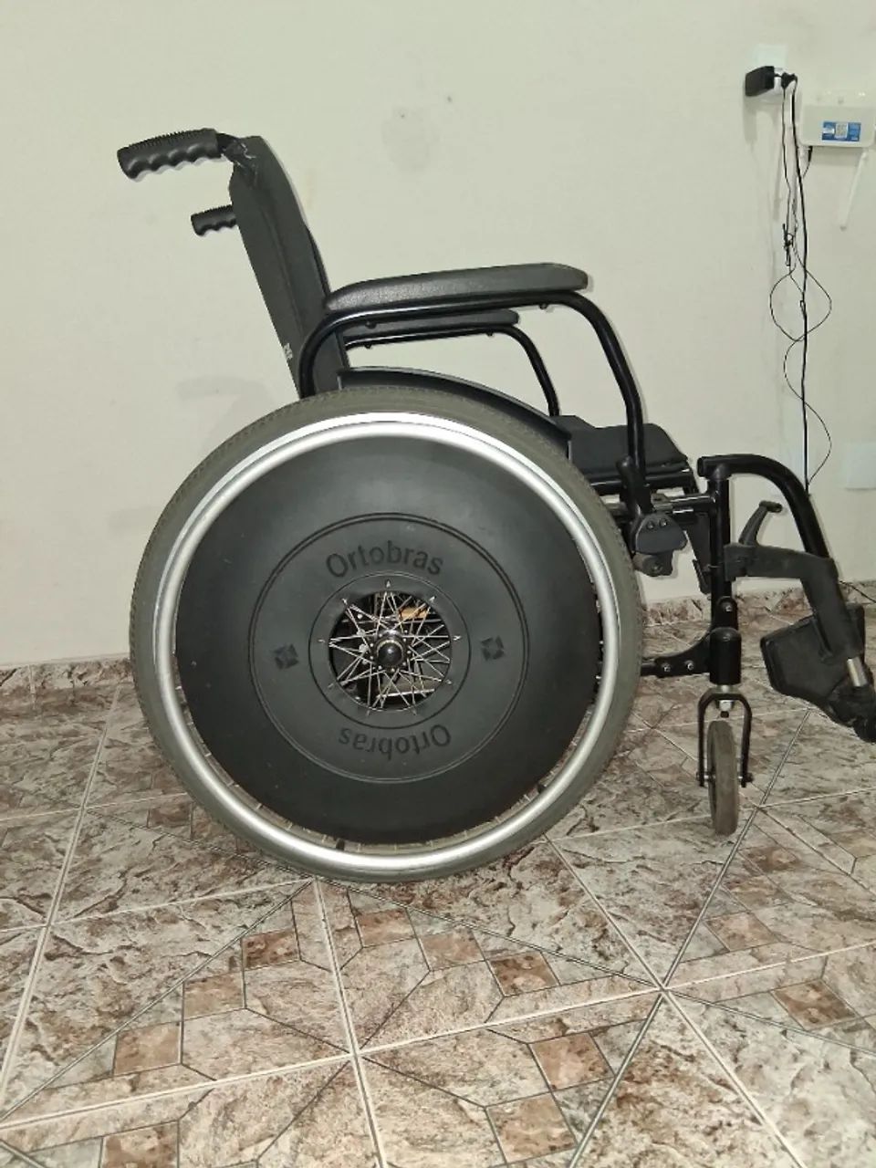 Vendo cadeira de rodas 