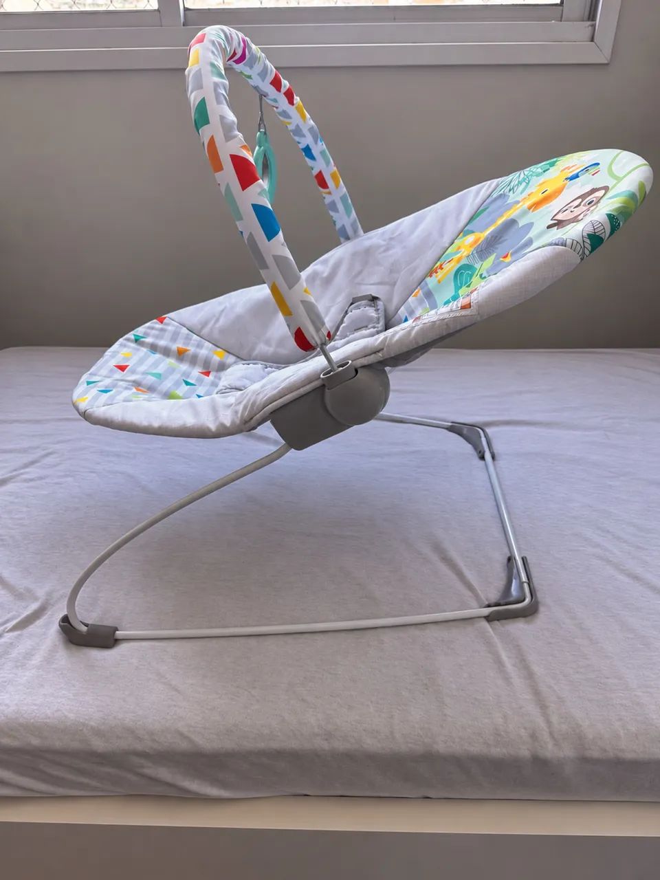 Cadeirinha de Descanso Bright Starts Com Vibração
