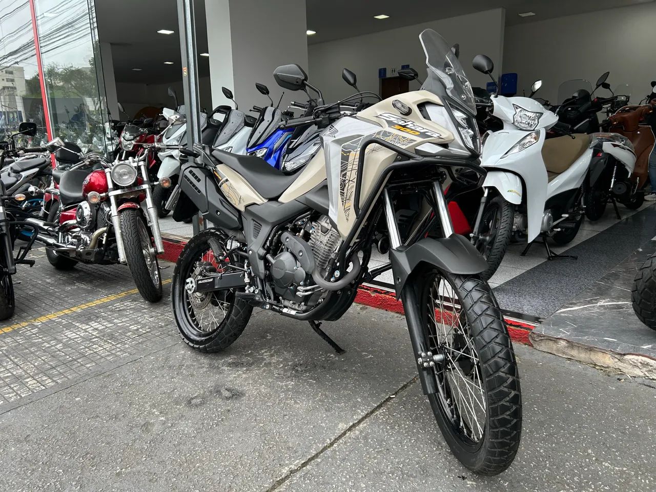 Honda Sahara Adventure Ano 2025 - Foto 9