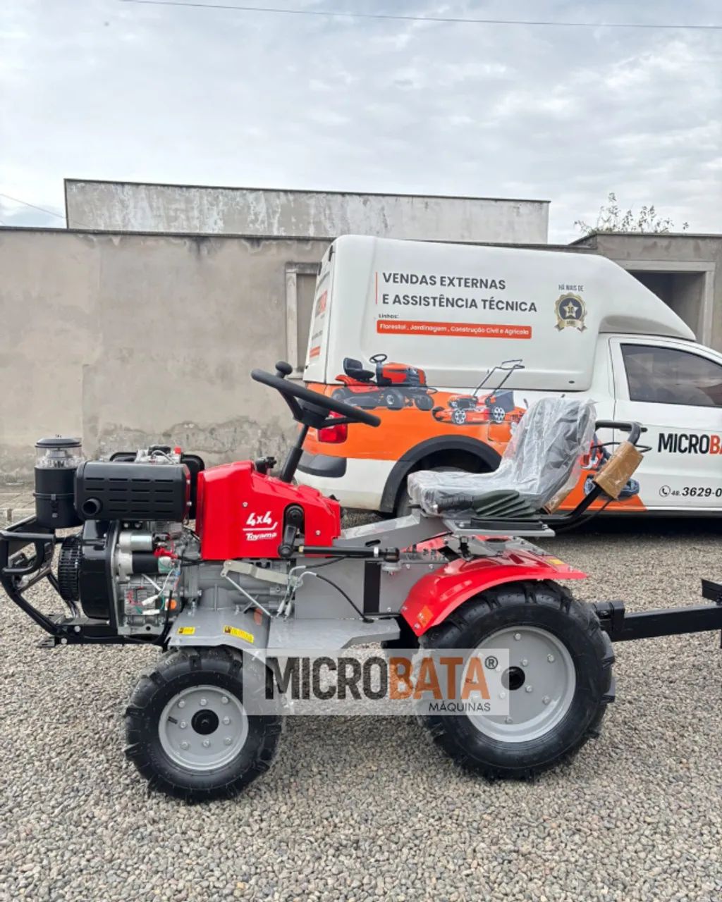 TRATOR AGRÍCOLA