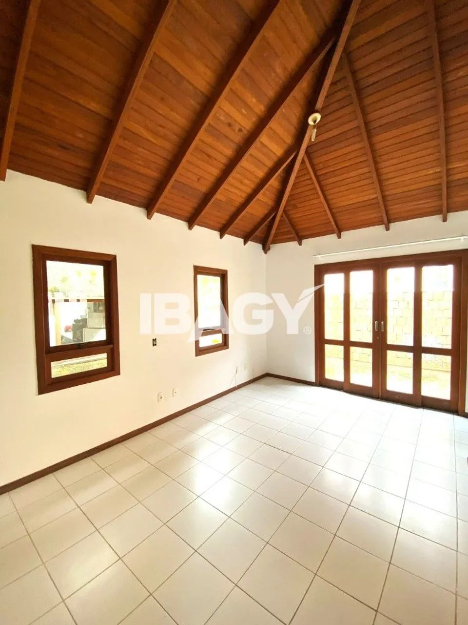 Excelente Casa 2 dormitório(s) em Rio Tavares - Florianópolis - Foto 4