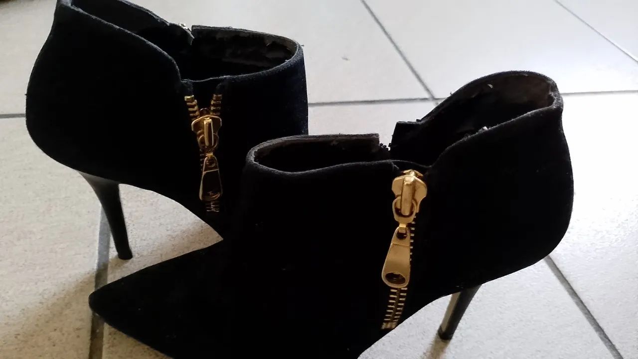 Vendo bota camurça tamanho 37 . Retirada no Córrego Grande  - Foto 5