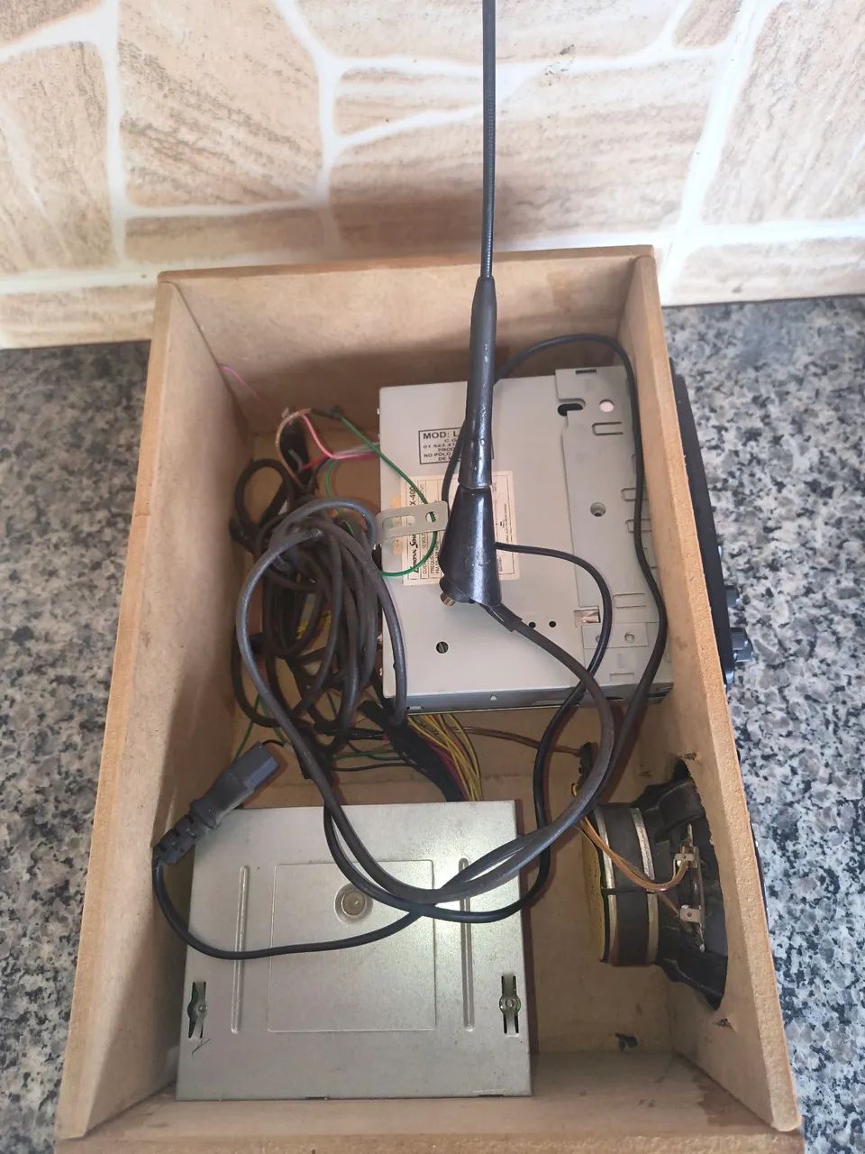 Rádio Toca Fitas com Caixa de Som 110/220v - Foto 3
