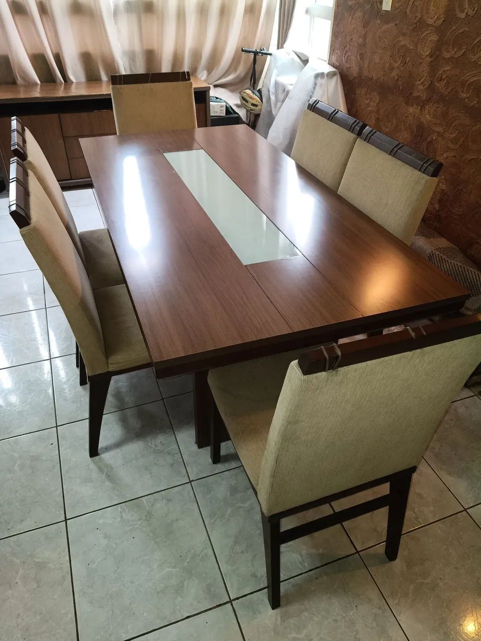 Mesa de jantar 6 lugares mais buffet
