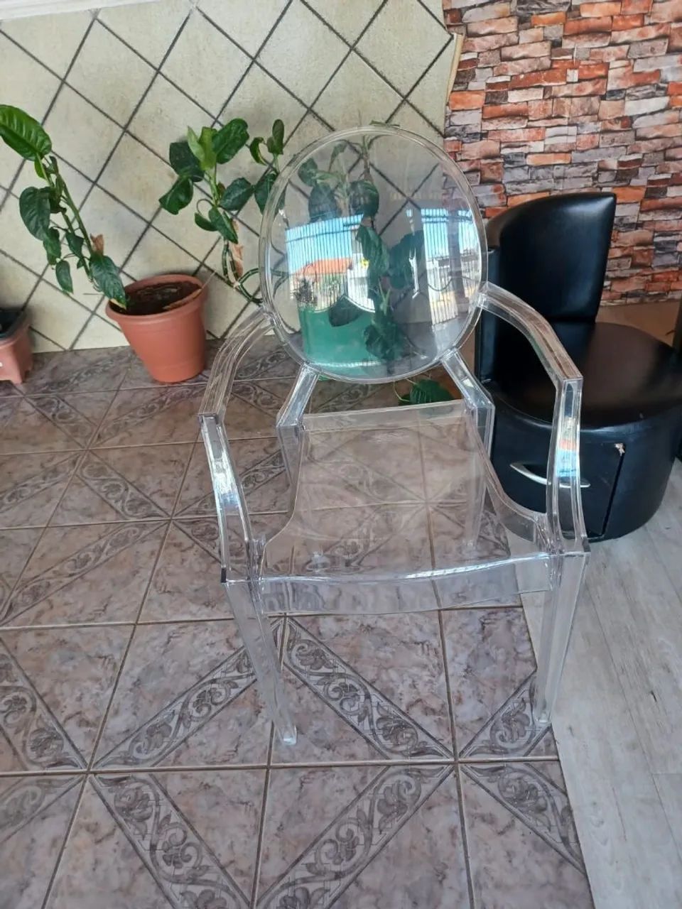 Cadeira de acrílico 