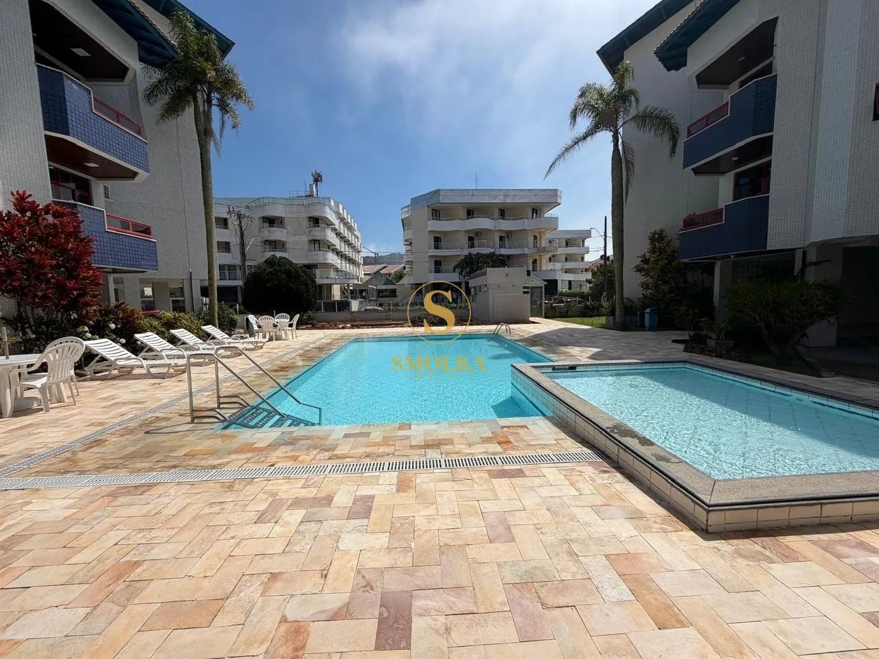 APARTAMENTO A 50 METROS DA PRAIA BRAVA