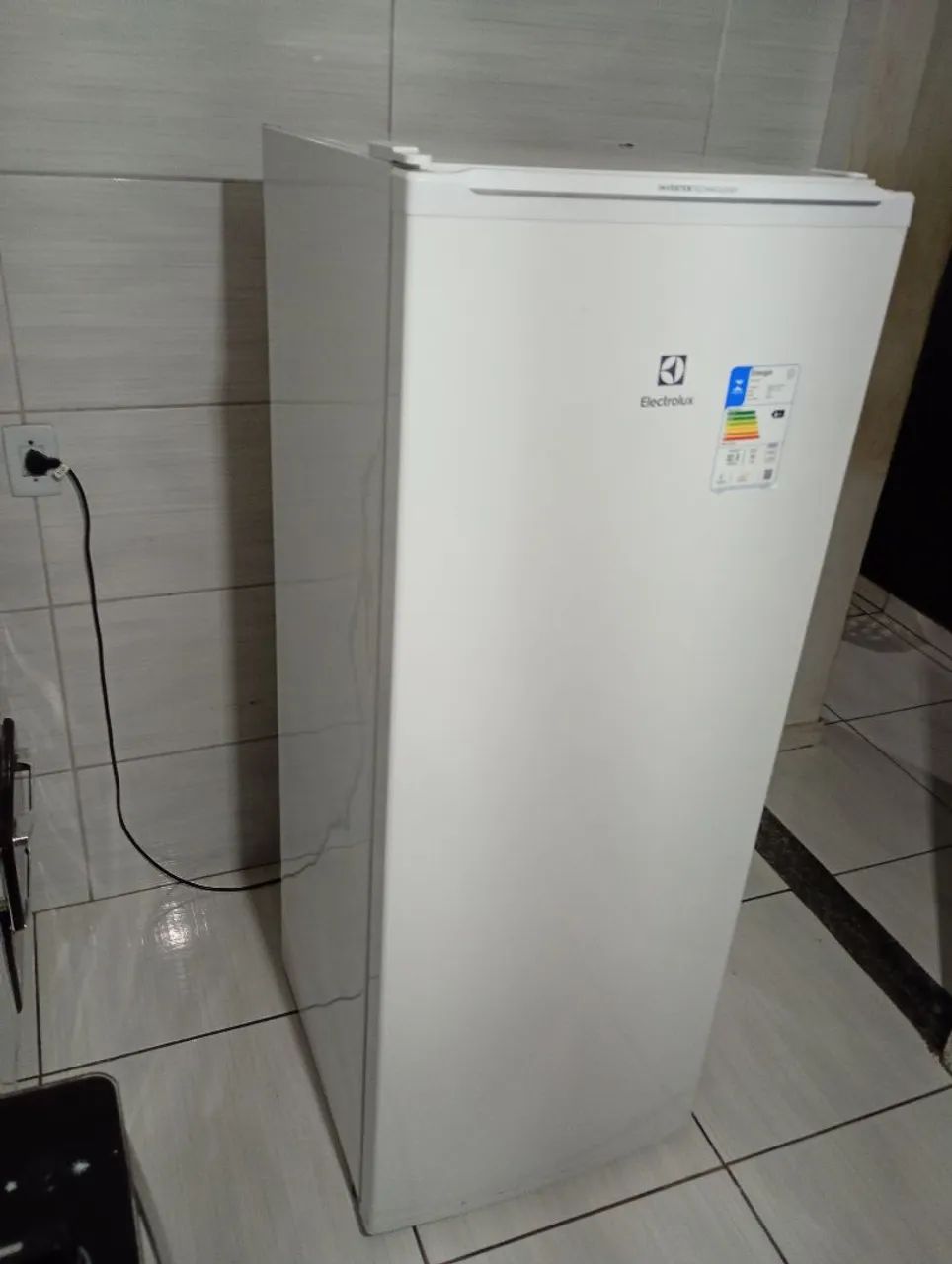 Freezer Vertical Eletrolux ( Modelo: FEI23 ) A++ - Foto 2