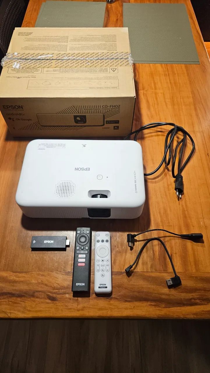 Projetor Epson Epiqvision Co-fh02 Full Hd Hdmi/usb branco (usado) - Foto 4