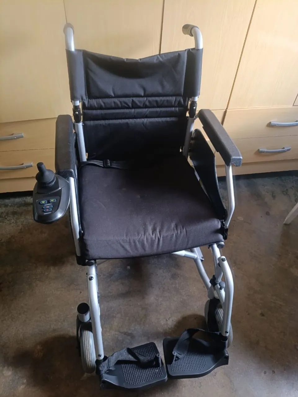 Cadeira de rodas motorizada Dellamed D900. - Foto 3