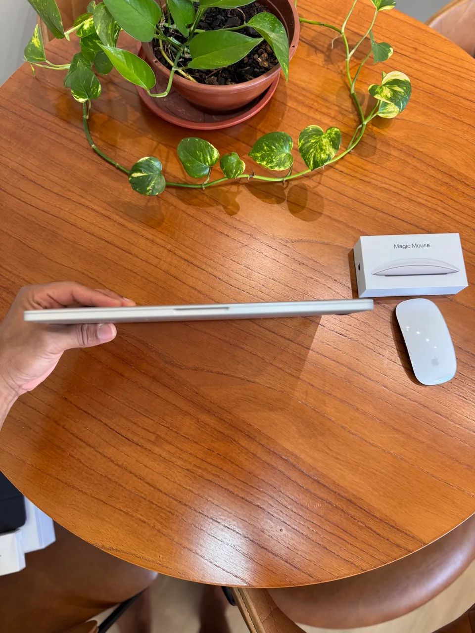 MacBook Pro 2017 i5 8GB SSD (A1708) + Magic Mouse | Com Defeito no Flex | Leia - Foto 5