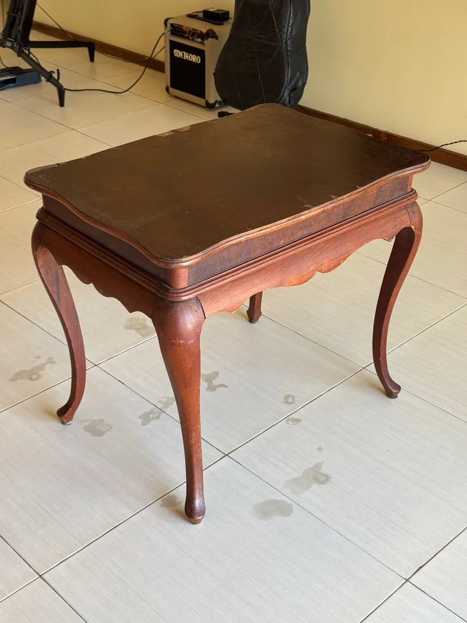 Mesa de Centro em Madeira Maciça Estilo Colonial - Clássica