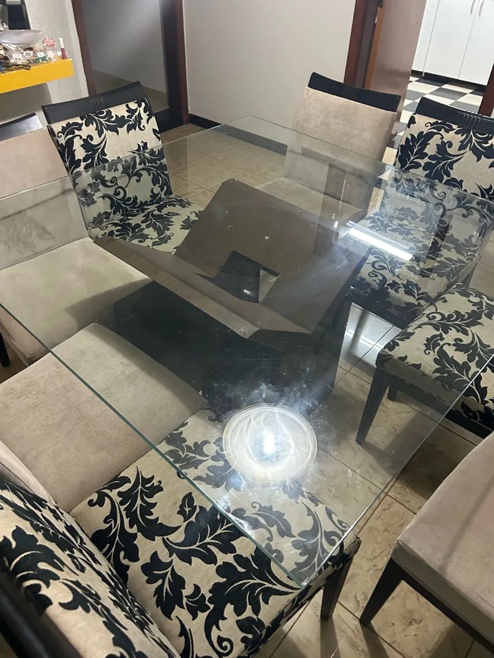 Mesa de vidro e 8 cadeiras  - Foto 5