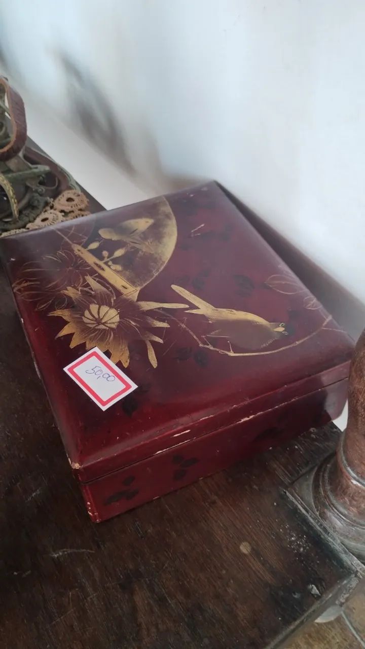 antiguidades e objetos vintages