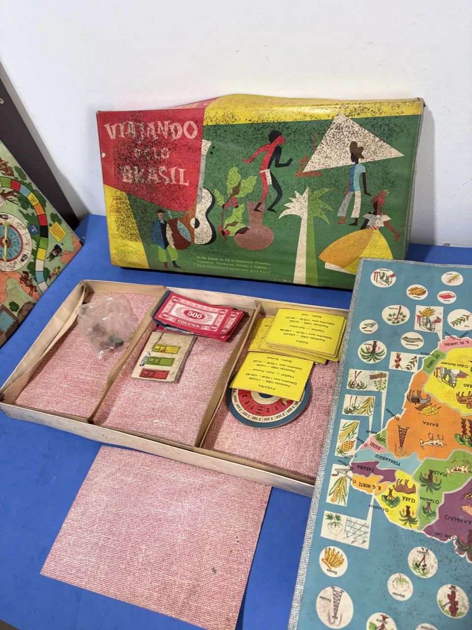 Jogo de tabuleiro viajando pelo Brasil Coluna