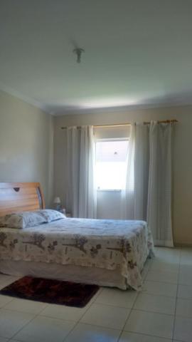Lote com 800M² casa com 4 quartos quintal na frente e fundos com piscina churrasqueira - Foto 4