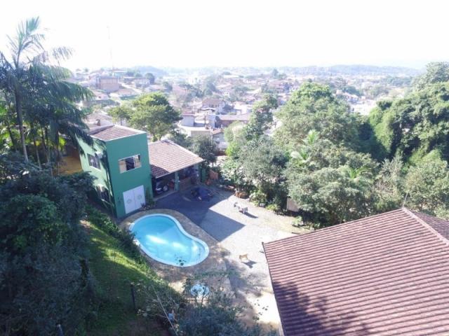 Linda casa no petrópolis | com terreno de 2.517 m² | área de lazer completa